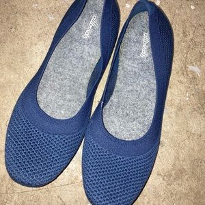 navy blue all birds tree breezer flat - size 9